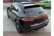 $39490 : Porsche Macan 2022 AWD 4dr S thumbnail