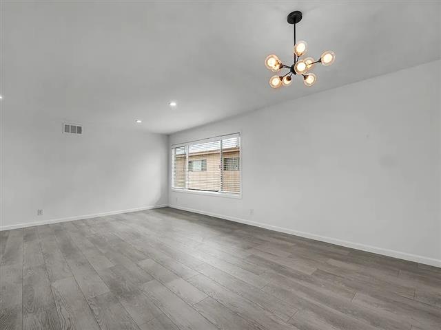 $1700 : 2 BED 2 BATH image 7