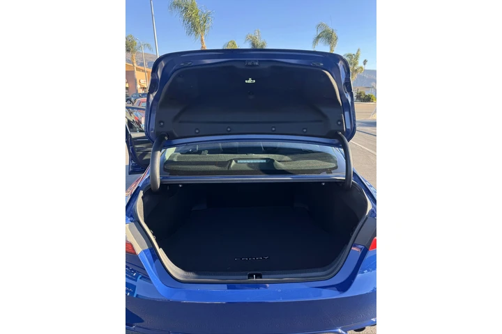 $1 : Toyota Camry image 4