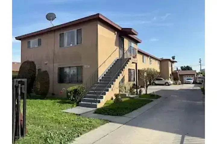 $2200 : LYNWOOD APARTAMENTO image 5