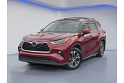 $30885 : Toyota Highlander 2024 LE 4d thumbnail