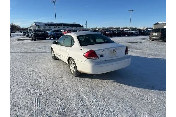 $3995 : Ford Taurus 2005 SE 4dr Seda image 7