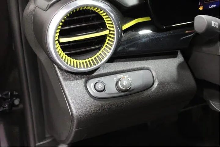 $24982 : Chevrolet Trax 2025 ACTIV 4d image 8