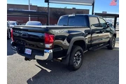 $26895 : Toyota Tacoma 2017 4x4 TRD O thumbnail