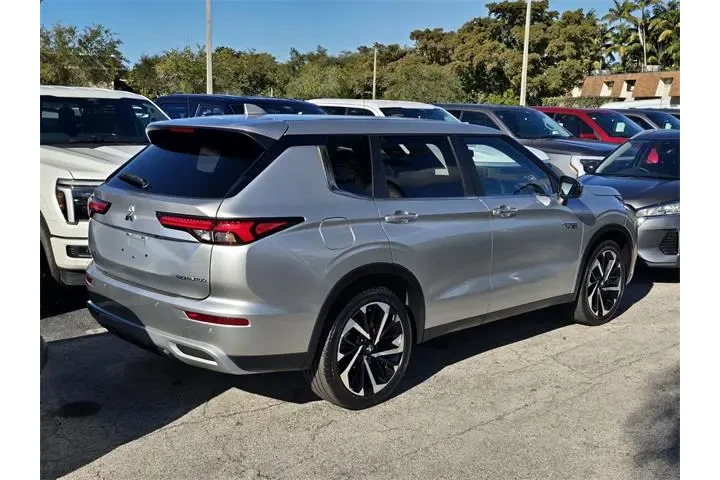 $23990 : Mitsubishi Outlander PHEV 20 image 4