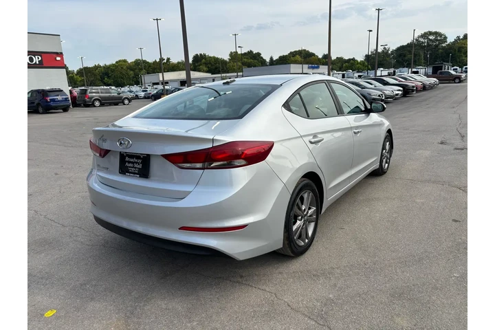 $7980 : 2017 Elantra SE 2.0L Auto (Al image 2