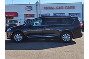 $11475 : 2017 Pacifica Touring-L thumbnail