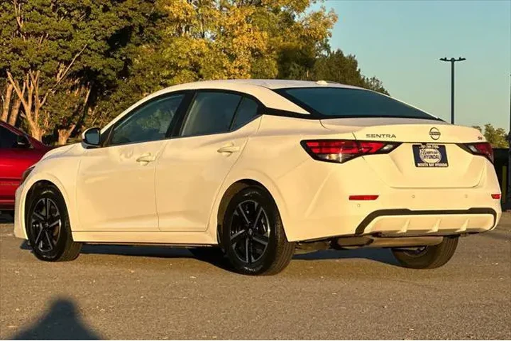 $17990 : Nissan Sentra 2024 SV 4dr Se image 6