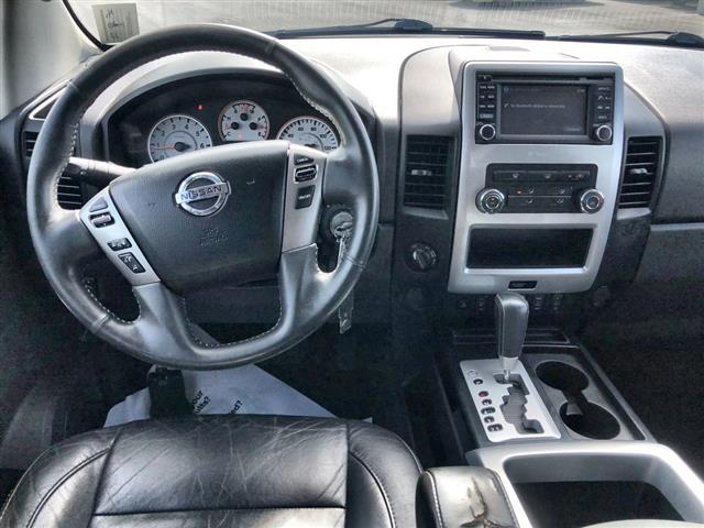 $19000 : PRE-OWNED 2015 NISSAN TITAN P image 10