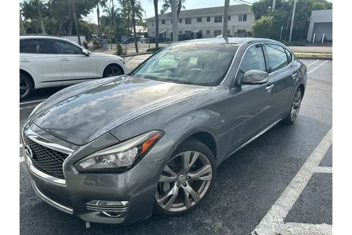 $17488 : INFINITI Q70L 2018 3.7 Luxe image 1