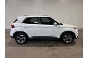 $14937 : Hyundai VENUE 2020 thumbnail