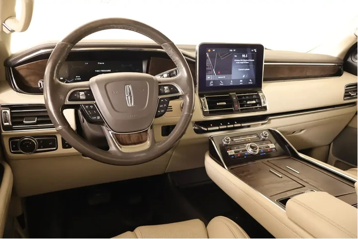 $35759 : Lincoln Navigator 2019 4x4 R image 2