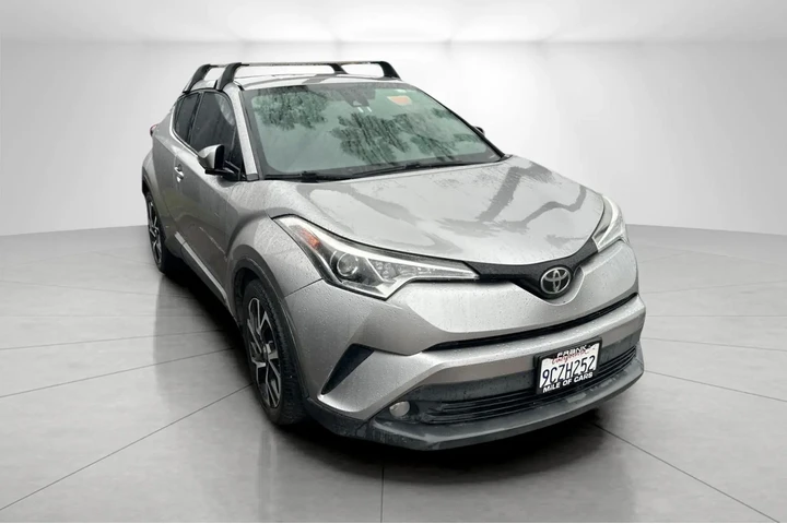 $12995 : Toyota C-HR 2018 XLE 4dr Cro image 1