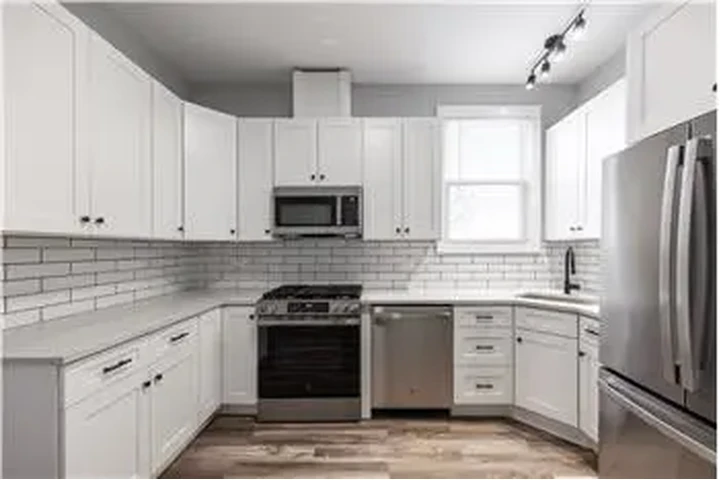 $4490 : Rental property with 4 bedro image 2