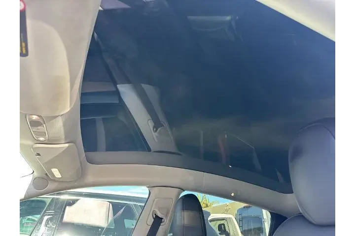 $26822 : Tesla Model Y 2024 Long Rang image 9