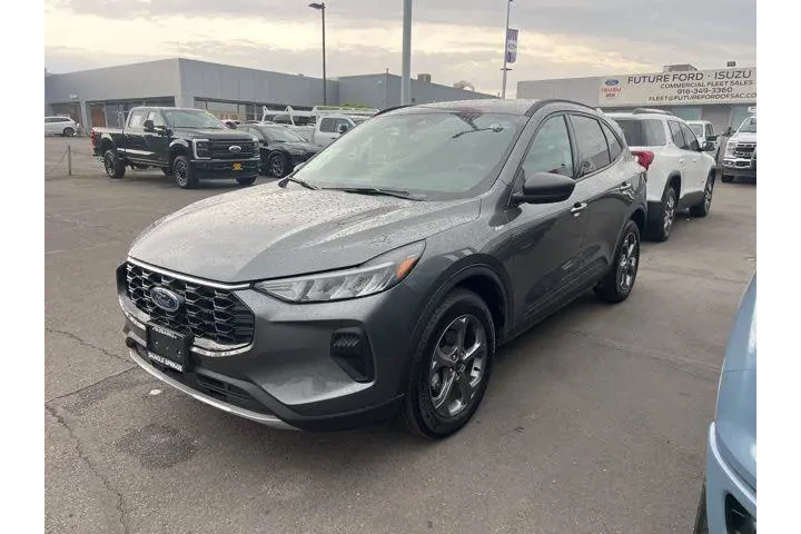 $31988 : Ford Escape 2025 AWD ST-Line image 1