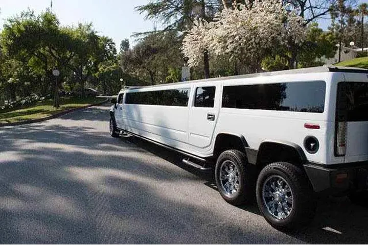 SERENTAN LIMOSINAS LA hummer image 7