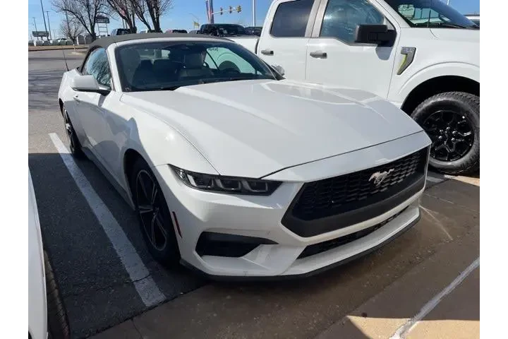 $31995 : Ford Mustang 2024 EcoBoost 2 image 4