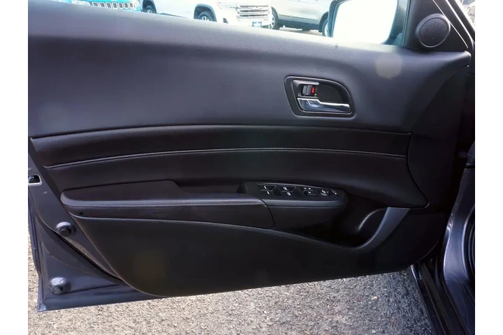 $20999 : Acura ILX 2018 4dr Sedan image 8