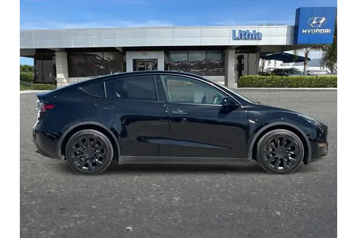 $22719 : Tesla Model Y 2021 AWD Long image 9