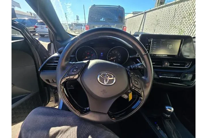 $19500 : Toyota C-HR 2018 XLE 4dr Cro image 9