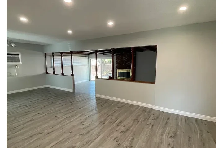 $2795 : 3 💢Beautiful casa🎄3Baths🌲 image 1