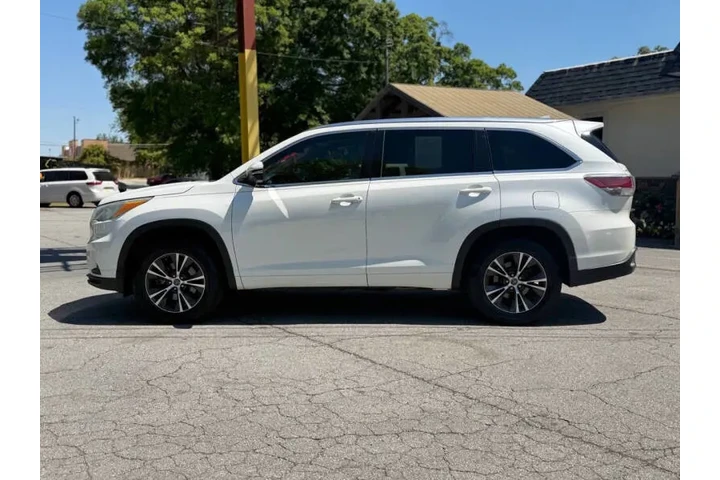 $19900 : 2016 Highlander XLE image 4