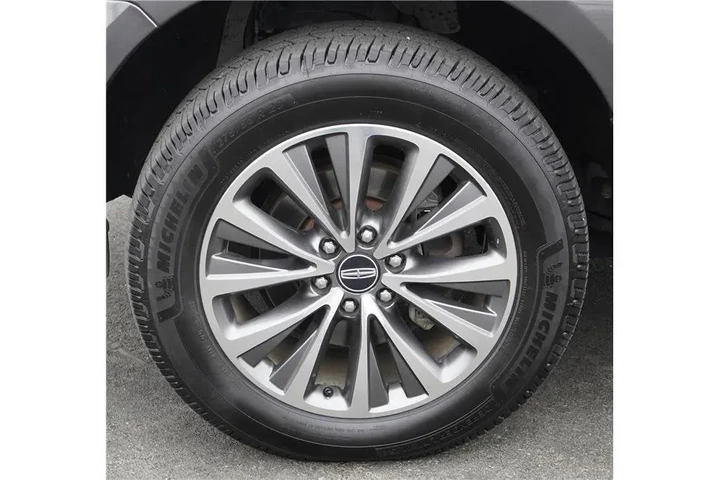 $19920 : 2016 Navigator Select image 10