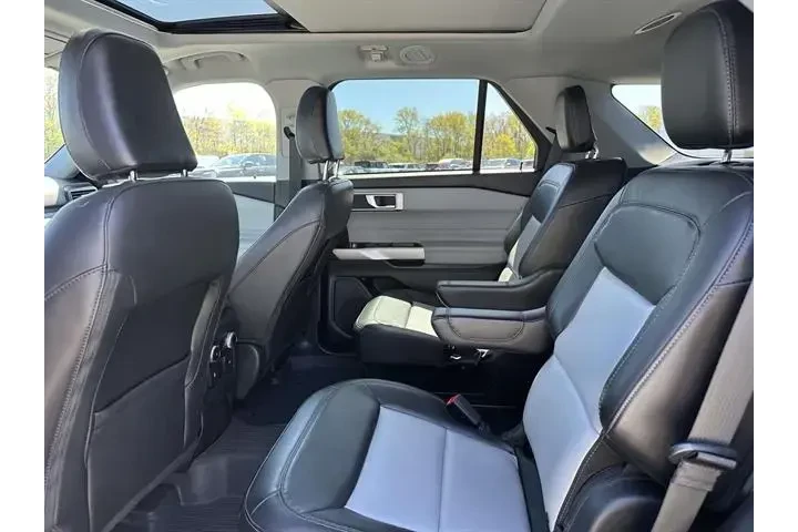 $32555 : Ford Explorer 2023 AWD XLT 4 image 10