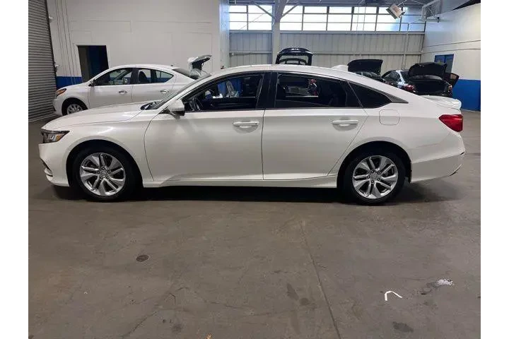 $22962 : Honda Accord 2020 LX 4dr Sed image 6