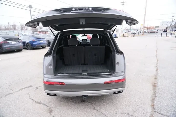 $25000 : 2018 Q7 Quattro 3.0T Prestige image 9