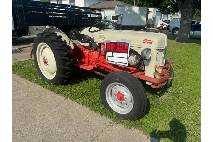 $5990 : 1949 Tractor image 5
