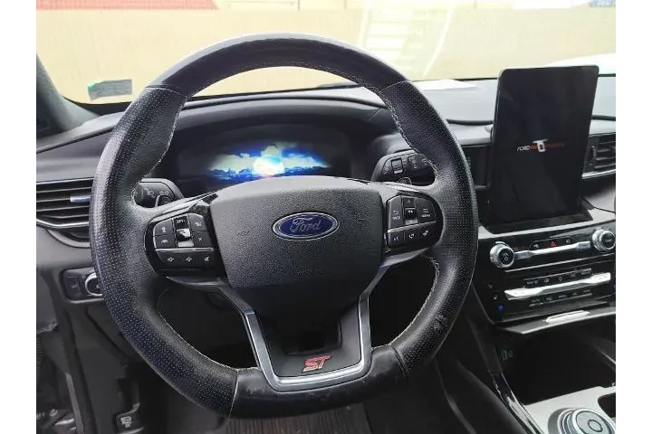 $30085 : Ford Explorer 2021 AWD ST 4d image 9