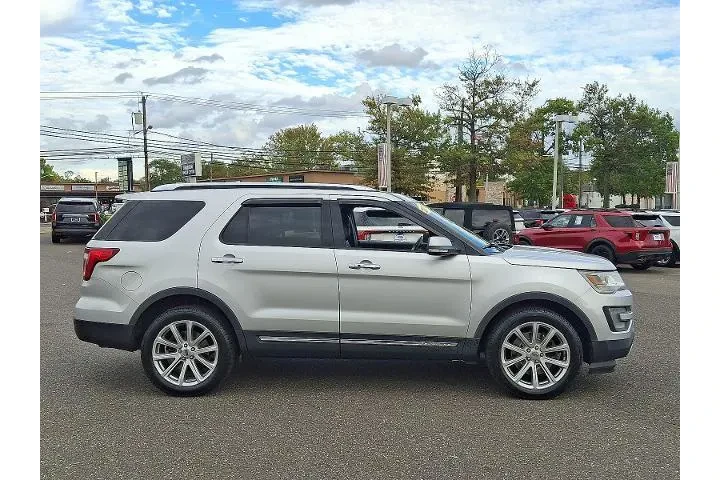$16495 : Ford Explorer 2016 AWD Limit image 7