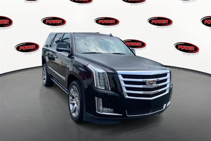 $28995 : Used 2016 Escalade 4WD 4dr Pr image 9