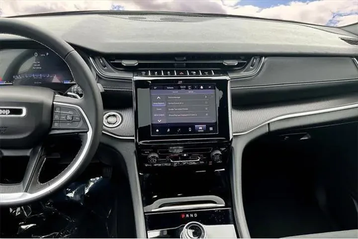 $29991 : Jeep Grand Cherokee L 2024 4 image 9