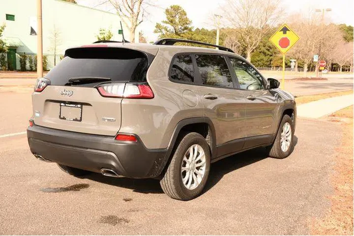 $21889 : Jeep Cherokee 2022 4x4 Latit image 3