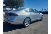 $25498 : Honda Accord 2024 LX 4dr Sed thumbnail