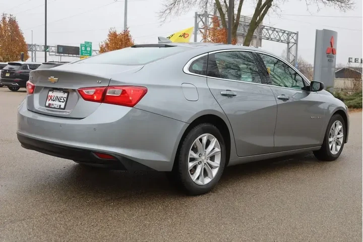 $18977 : Chevrolet Malibu 2024 LT 4dr image 10