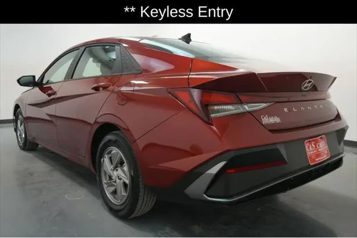 $20795 : Hyundai ELANTRA 2025 SE 4dr image 6