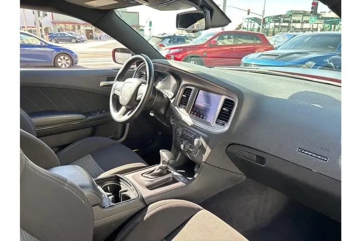 $28498 : Dodge Charger 2023 GT 4dr Se image 10