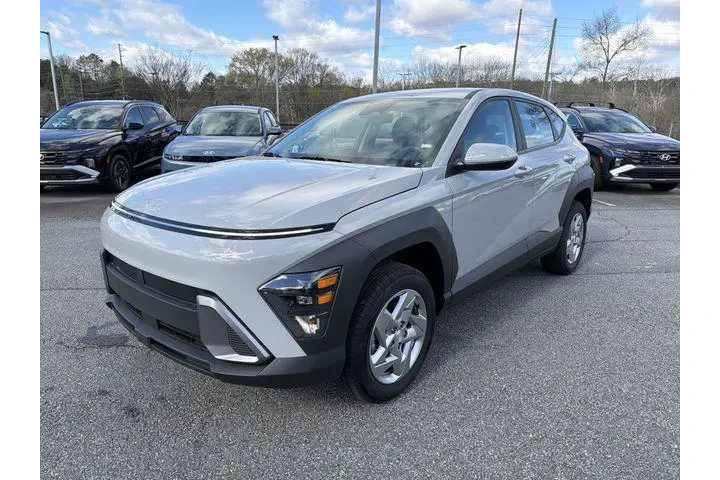 $26542 : Hyundai KONA 2025 AWD SE 4dr image 3