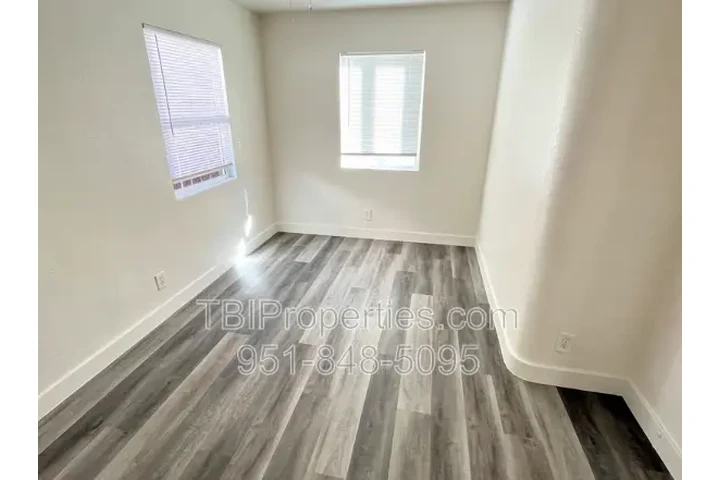 $1925 : Rento casita En San Bernardino image 7