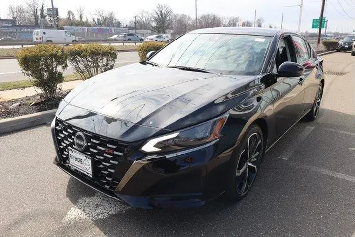 $18769 : Nissan Altima 2024 2.5 SR 4d image 9