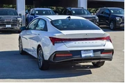 $26995 : Hyundai ELANTRA Hybrid 2026 thumbnail