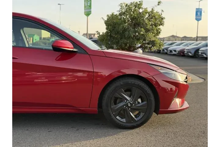 $15888 : Hyundai ELANTRA 2021 SEL 4dr image 8