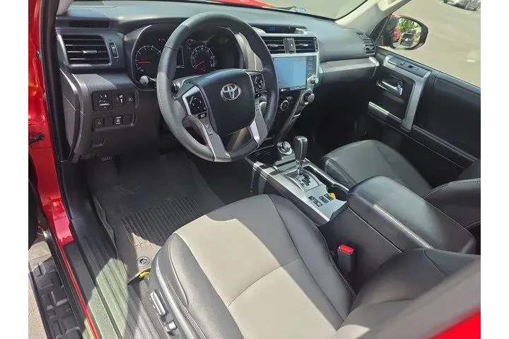 $39995 : Toyota 4Runner 2021 4x4 SR5 image 7