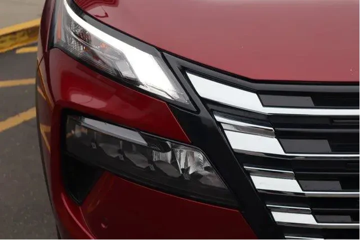 $28852 : Nissan Rogue 2025 AWD SL 4dr image 10