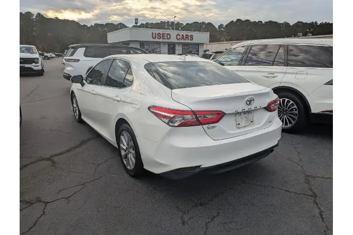 $20980 : Toyota Camry 2020 LE 4dr Sed image 4