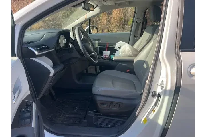 $37999 : Toyota Sienna 2022 XLE 8-Pas image 9